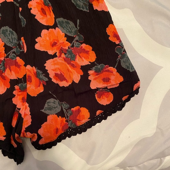 Billabong floral v-cut romper - Picture 3 of 6